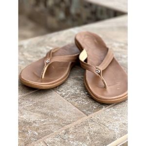 Olukai Women’s Honu Flip Flops ~ 9